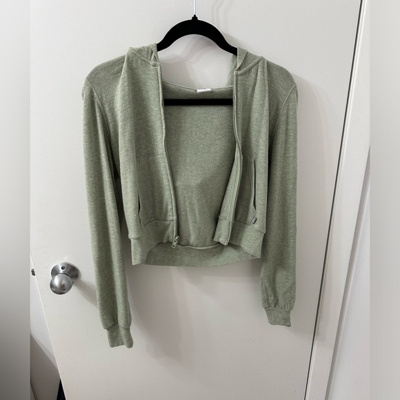 Aritzia TNA crop hoodie - Picture 1 of 3